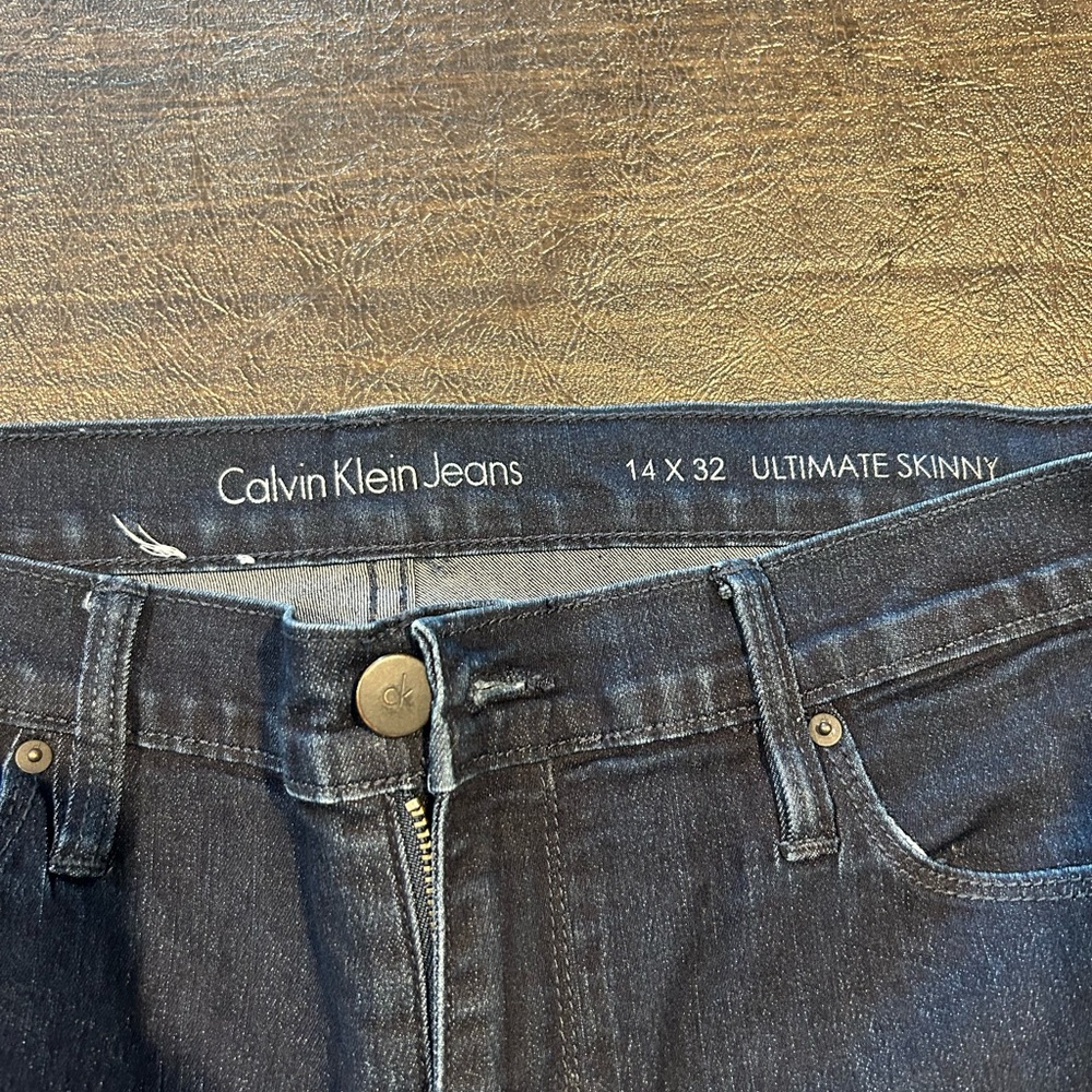 Woman’s Calvin Klein jeans size 14/32